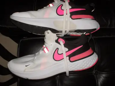 NIKE REACT MILER Size 9.5 Running Shoes, View more