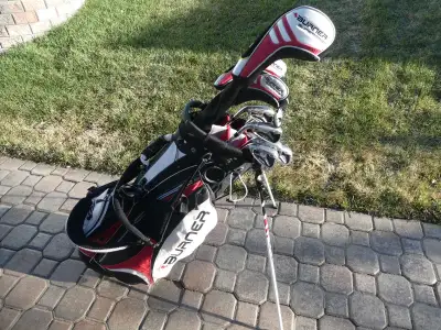 Men’s Left Hand TaylorMade Burner Golf Clubs & Carry Bag, View more