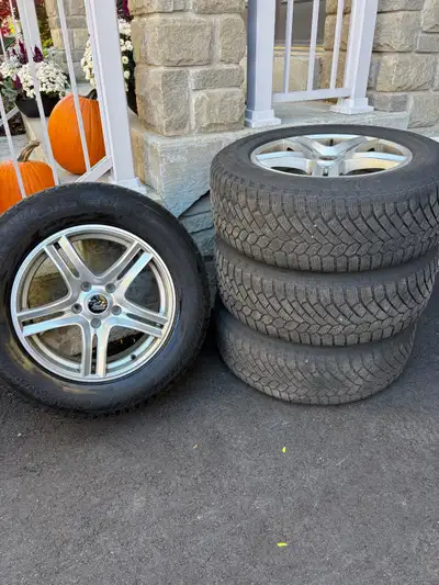 4 Gislaved Nord Frost Winter tires and Alloy sport rims. Size: 235/65 R17, bolt pattern is 5-120. Pr...
