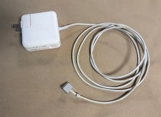 MacBook Air, Mid-2012, 11" in Laptops in Ottawa - Image 10