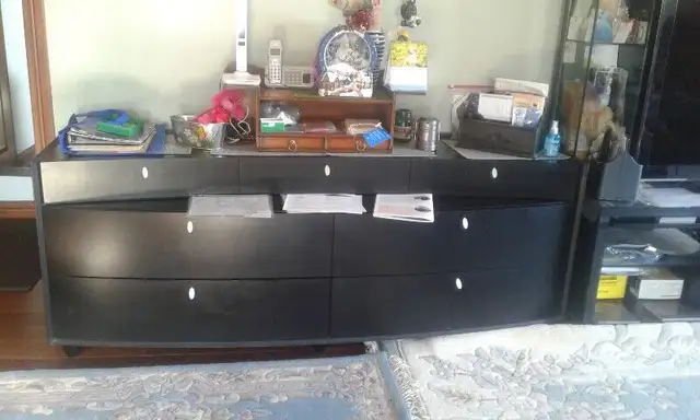 Ensemble de chambre à coucher - lit - commodes in Beds & Mattresses in Sherbrooke - Image 3