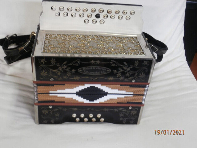 Vintage Meinel-Herold 8 bass diatonic button accordion key C/F 1 in Other in Stratford - Image 3