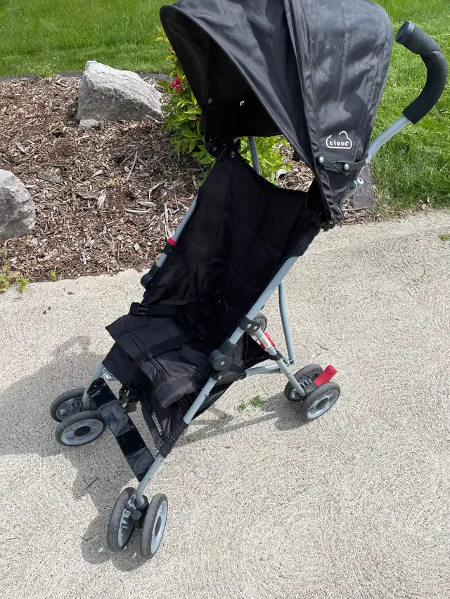 Stroller in Strollers, Carriers & Car Seats in Windsor Region - Image 2