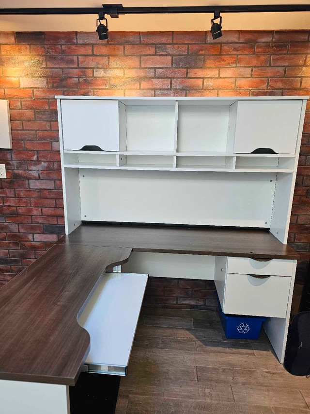 L-Shape Desk with Hutch in Desks in City of Toronto - Image 2