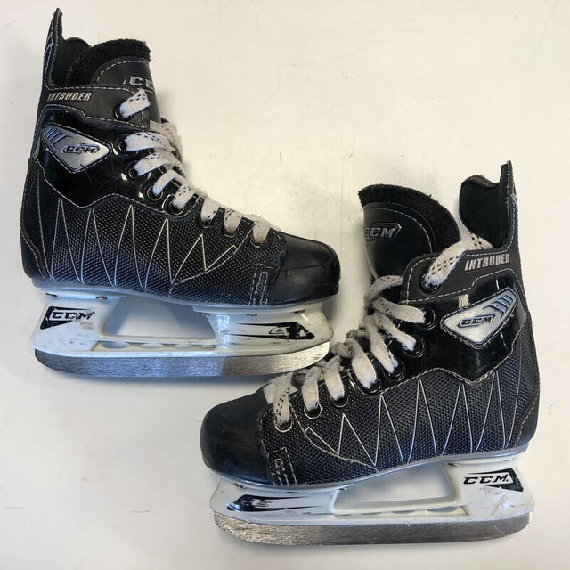 CCM Intruder Powerline Ice Hockey Skates Size 9 in Skates & Blades in Ottawa