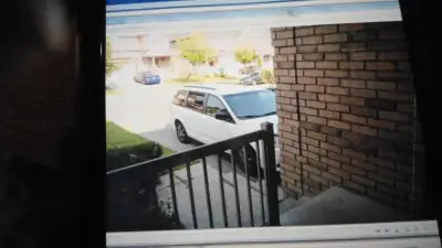 lovely 3 bed room townhouse for rent in whitby. house is in super location in Taunton and Thickson s...