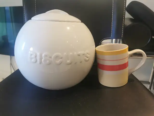 New BIG Biscuits Jar,  $5 in Kitchen & Dining Wares in Ottawa - Image 2