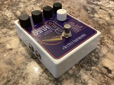 Electro-Harmonics Synth9 Synthesizer Pedal, View more