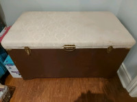 Chest or ottoman/table