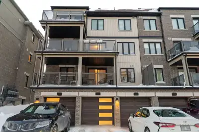 Who's looking for a profitable property? This 2022-built condo townhouse in Bowmanville is a cash-fl...