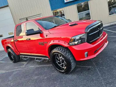 Dodge ram 1500 , v8 Crew cab , 4x4 boîte 5.7 Édition night express 102 00km Lift kit 2 1/2 , towing...