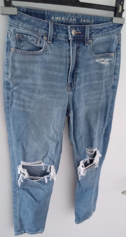 AMERICAN EAGLE MOM JEANS (size 00) in Women's - Bottoms in London