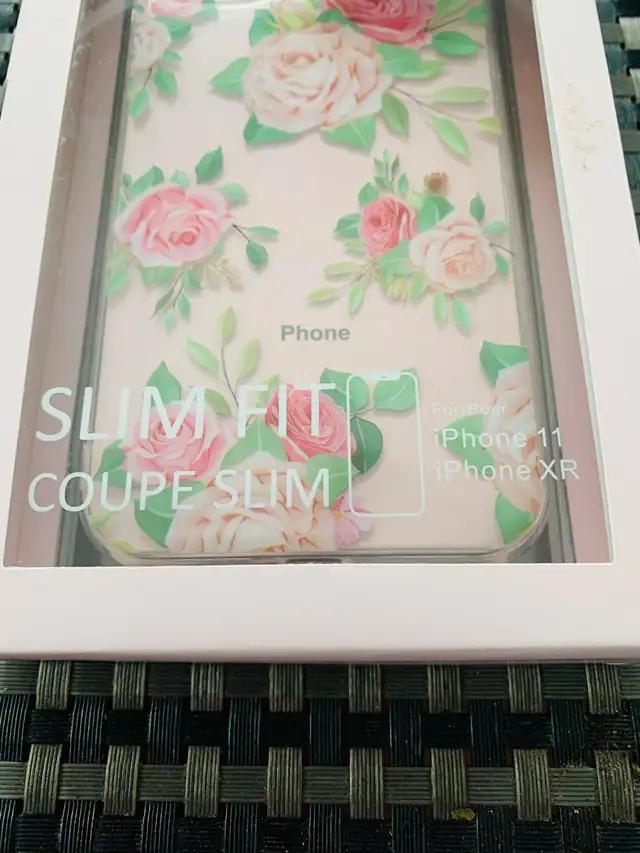New (unused) iPhone (11/XR) slim fit case 63793682902273121