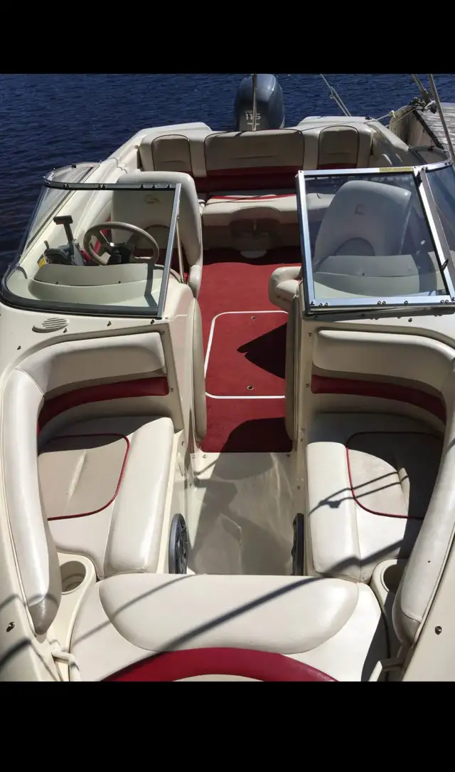 2002 Glastron w Yamaha 115 in Powerboats & Motorboats in Val-d'Or - Image 7