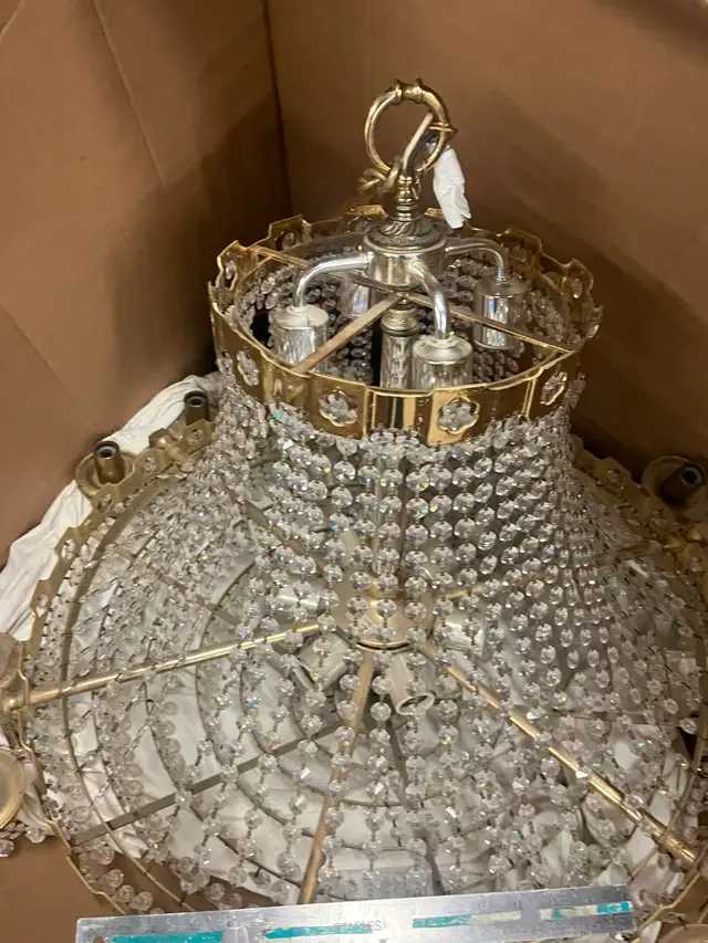 Crystal Hall Chandelier - Timeless & Elegant in Indoor Lighting & Fans in Markham / York Region - Image 5