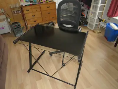 Nice desk 35 1/4 wide X 24 deep X 29 high, not much to say pics, View more