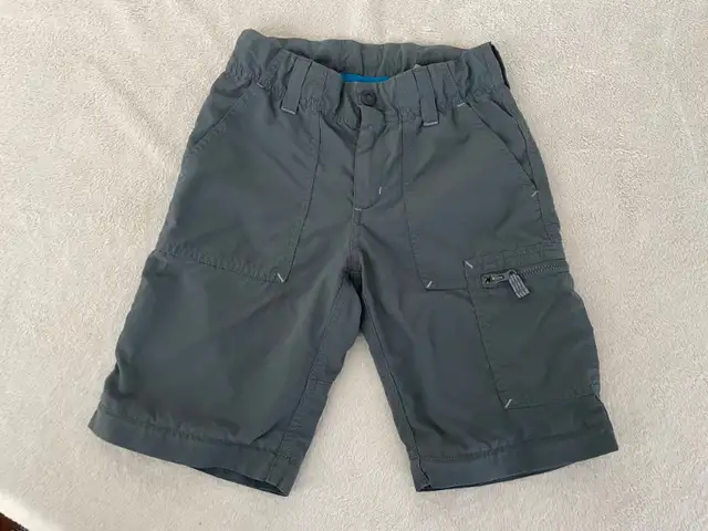 MEC Hiking Shorts - Youth Size 8 - Excellent Condition! in Kids & Youth in St. Albert - Image 2