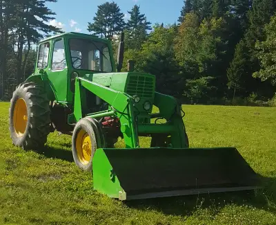 Belarus 610 Tractor Loader for sale. Diesel engine, heated cab, rubber all good, runs good. Great fo...