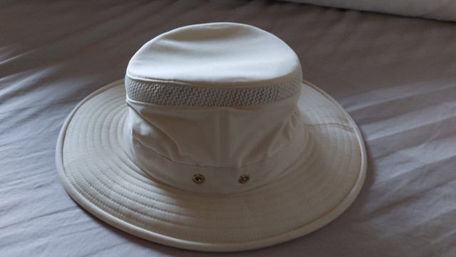 TILLEY Hat  LTM6 Airflow THE ICONIC  HAT in Men's in Vernon
