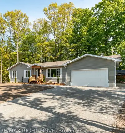 This beautifully remodelled 3-bedroom bungalow offers modern comfort in a peaceful lakeside setting....