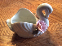 China Swans- A Beautiful Gift