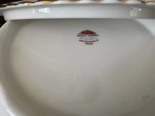 Royal Albert Centennial Rose-Veggie tureen439247223527854082