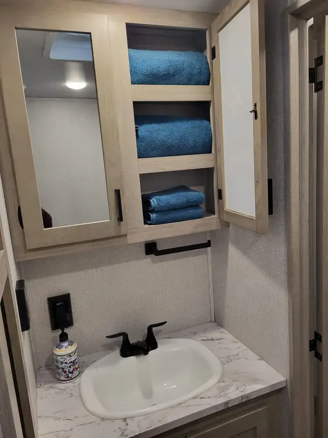 Parksville/Qualicum Beach Over-Winter Glamping in British Columbia in Canada - Image 7