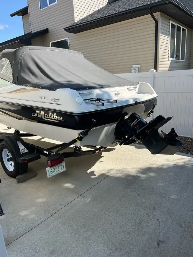 2002 Malibu M1750 Sport Boat in Powerboats & Motorboats in Moose Jaw - Image 10