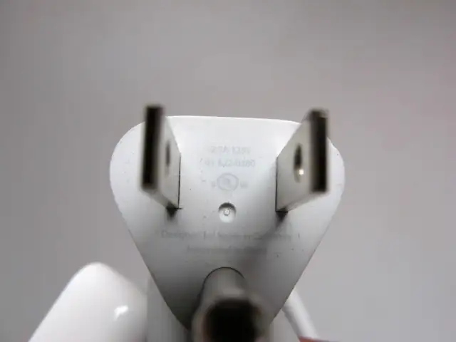 Pair New cond. Genuien Apple 6Ft power extension cords magsafe in Laptop Accessories in City of Toronto - Image 5