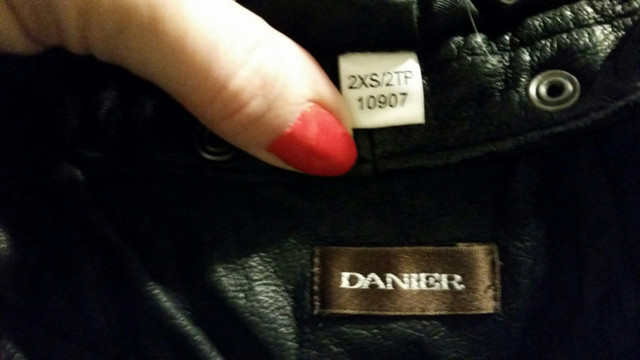 DANIER Black Leather Vest (XS) in Women's - Tops & Outerwear in Oakville / Halton Region - Image 3