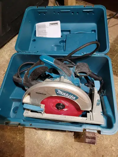MAKITA 7-1/4 Inch Circular Saw with Brake & Case, View more