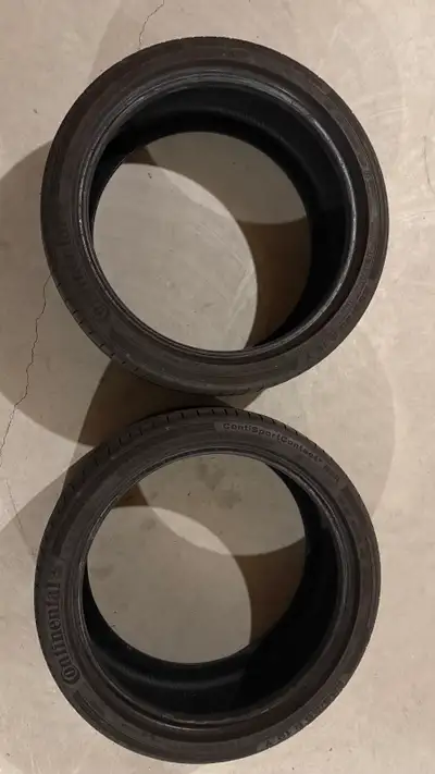 I'm offering a pair of Continental ContiSportContact 5P tires, size 255/35 R19. These tires are in u...