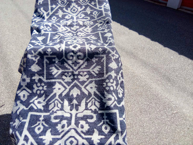 Persian rug in Rugs, Carpets & Runners in Windsor Region - Image 2