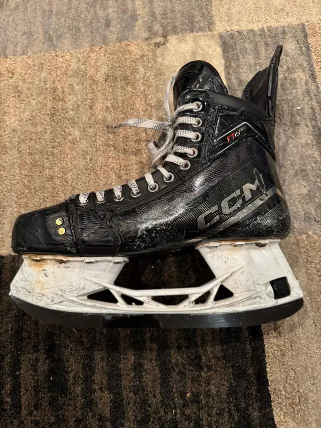 CCM JetSpeed FT6 Pro Custom – Grandeur 9 – 3 paires de lames in Hockey in Laval / North Shore - Image 4