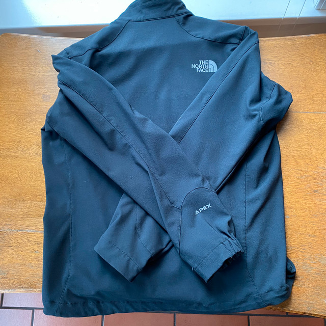 Ladies North Face APEX Jacket, Med in Women's - Tops & Outerwear in Abbotsford - Image 4