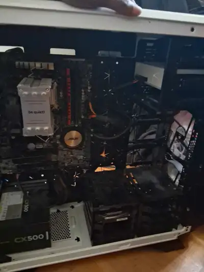 Windows 10 Ddr3 4gb I7-4790k 500w Corsair PSU No graphics card Pulled out of my storage, still funct...