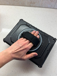 BN Rotating iPad hard case w hand strap