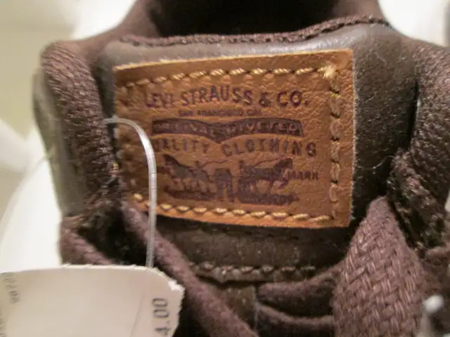 Levi's shoes in Kids & Youth in North Bay - Image 4