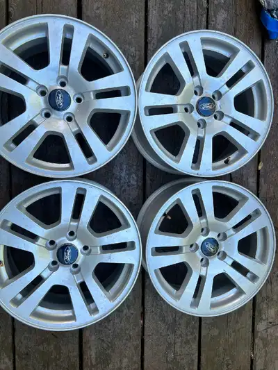 Size: 17x7.5 J Offset:40 Bolt pattern: 5x114.3 Set of 4 Fits 2011 to 2014 Ne bends or cracks Also sh...