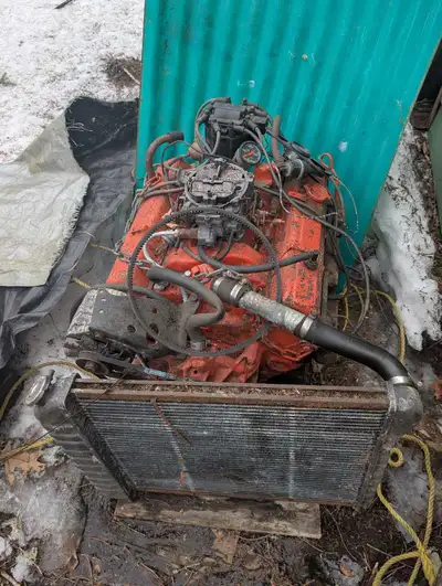Chevy motor, 350ci v8 from 1981 1-ton Complete with intake, carb, starter, and alternator can be sta...