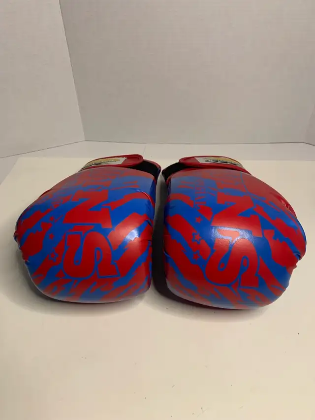 Pro Canada Fitness Boxing Gloves in Other in Calgary - Image 4