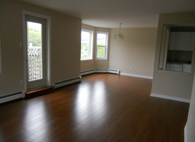 2 Bed 1 Bath apartment  in Long Term Rentals in Bedford