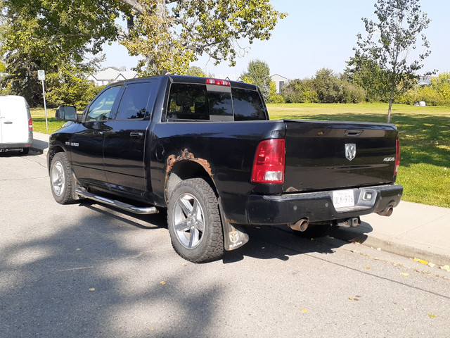 2010 Dodge Ram 1500 Sport 4X4 in Cars & Trucks in Calgary - Image 2