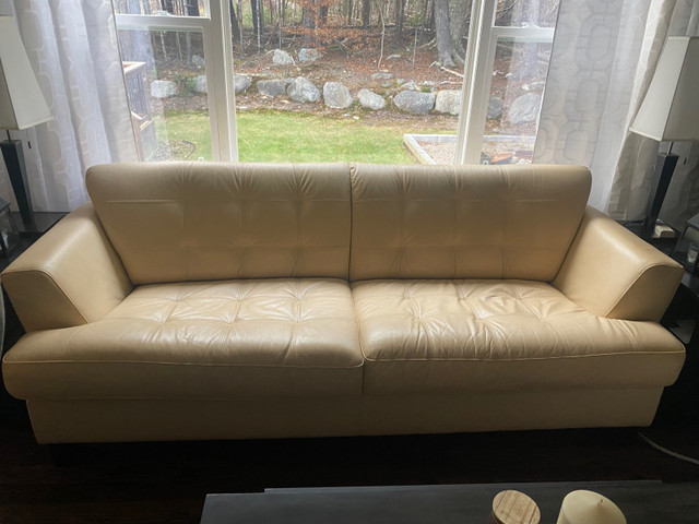 Leather couch and loveseat in Couches & Futons in Bedford - Image 2