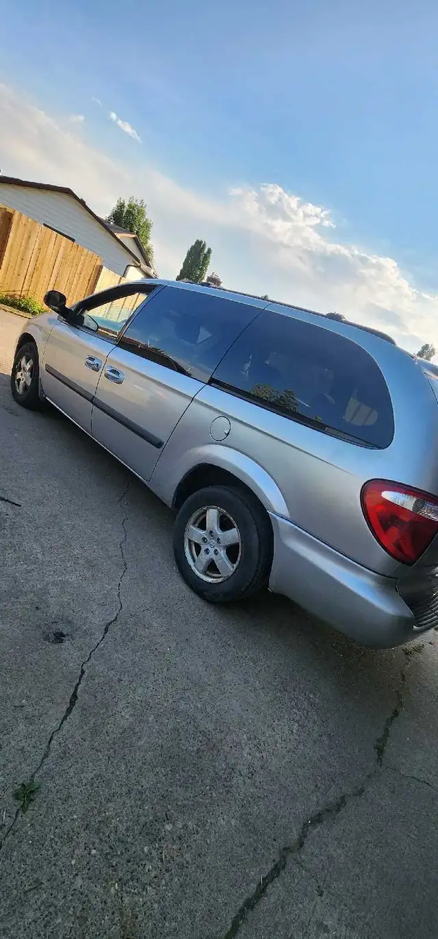 Dodge grand caravan 2006549321765164820482
