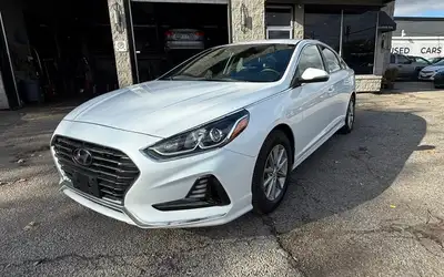 White Hyundai Sonata 2018 190,000 Gasoline Automatic All season rims All features functioning NO ACC...