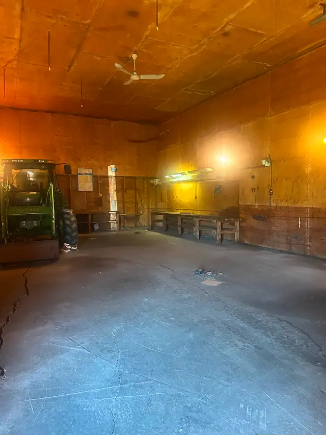 **For Rent: Spacious Shop on 2 Acres – Ideal for RV Storage!** in Storage & Parking for Rent in Red Deer - Image 5