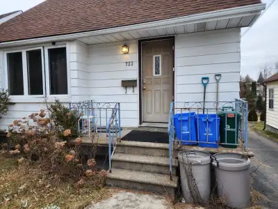 Must See -2 Rooms Left All Inclusive & Furnished Student Rental!