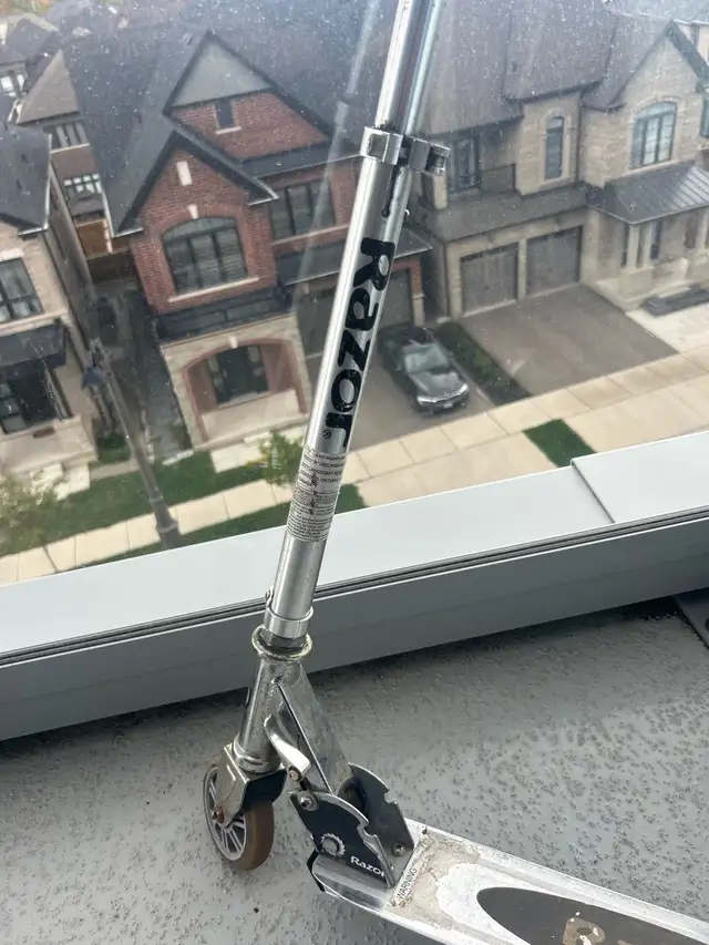 scooter for kids in Scooters & Pocket Bikes in Oakville / Halton Region - Image 3