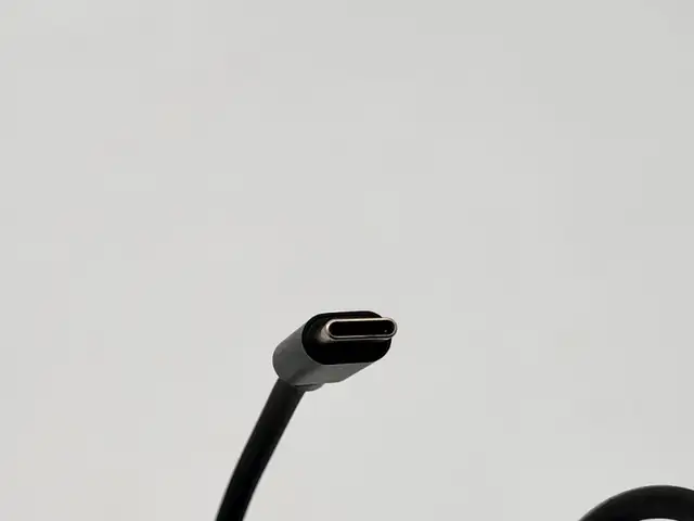 Type C male to 4.0mm x 1.7mm male PD power for Asus Ultrabook in Cables & Connectors in West Island - Image 4